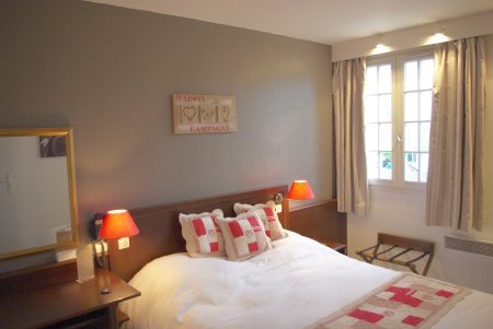 chambre de l hotel nympheas pres de Giverny